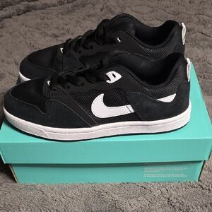 Nike SB Black and White Sneakers